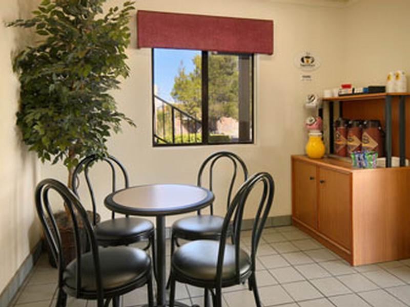 Hotel Super 8 By Wyndham Barstow Restauracja zdjęcie